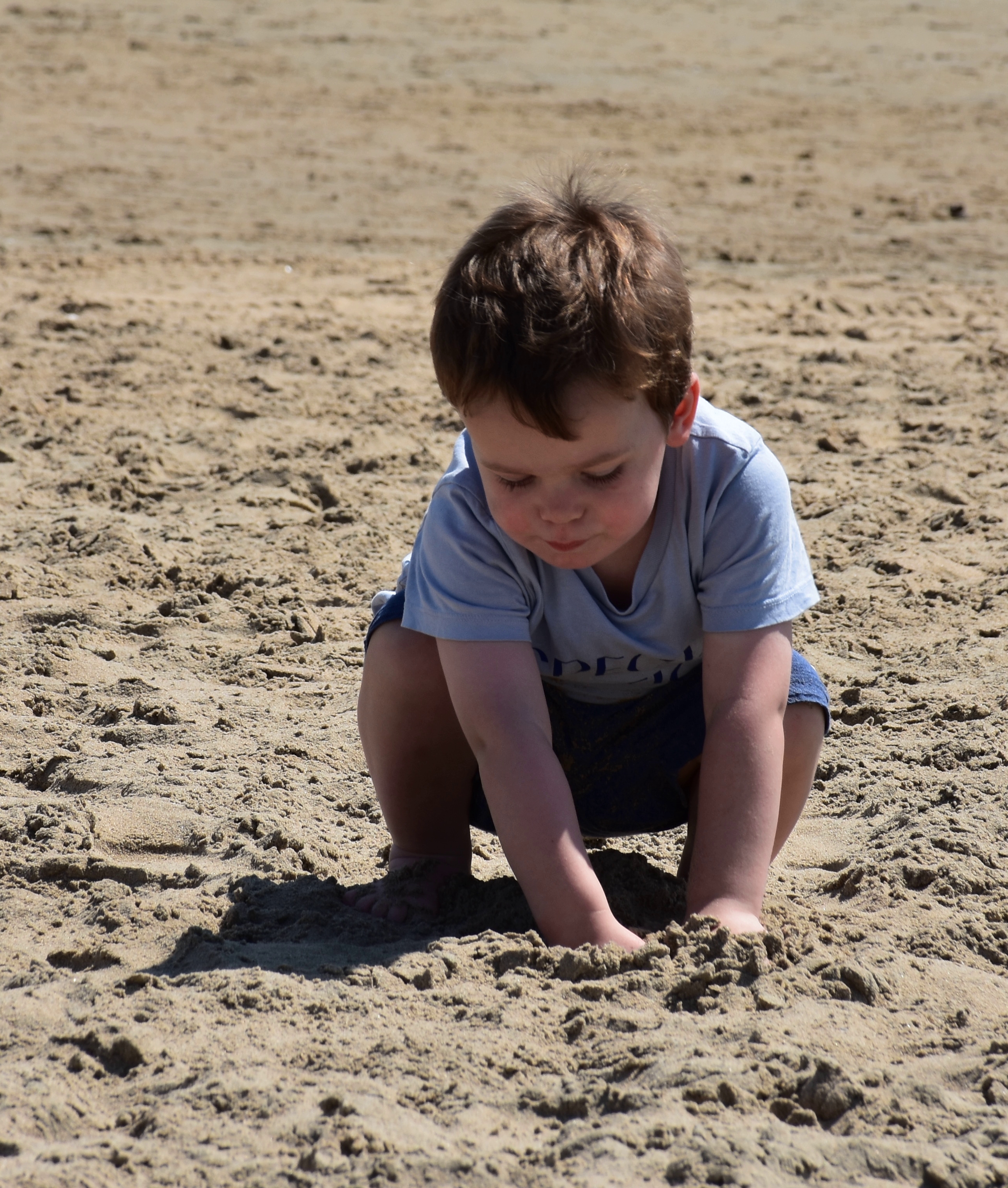 Mathis op het strand