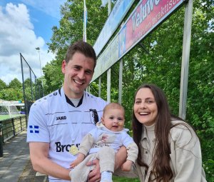 Kampioenschap Mattijn bij vv Berkum met als supporters Mason en Charissa.