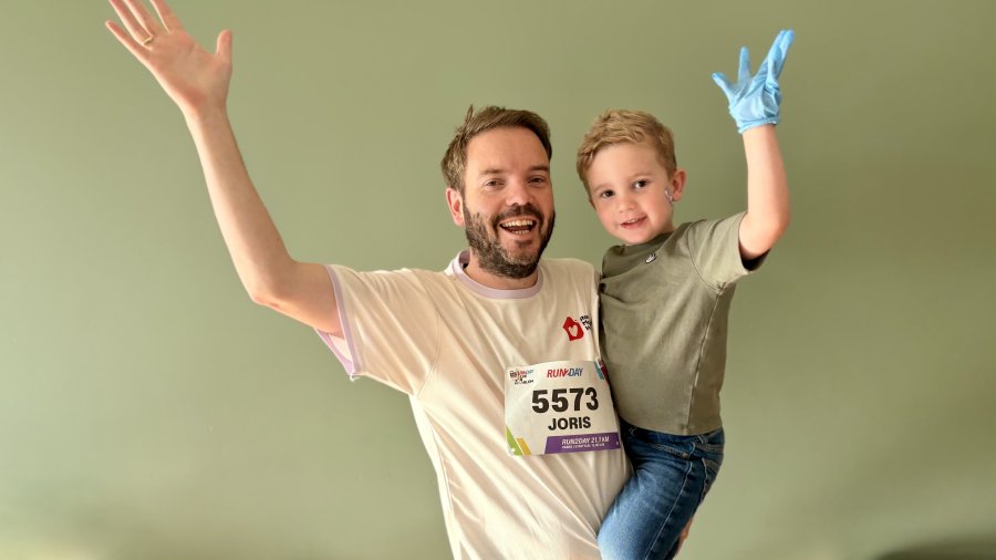 Lieve familie, vrienden, vrienden van vrienden , collega’s en alle mensen die gedoneerd hebben,  Vandaag was eindelijk de dag van de halve marathon van Haarlem. Ik ben ontzettend blij dat jullie hebben gedoneerd en dat wij samen een prachtig bedrag van €1026 hebben opgehaald voor het Ronald MacDonald Huis in Leiden.  Het voelt heel goed om iets terug te doen voor het huis, dat ons begin 2023, zoveel warmte en liefde heeft gegeven.  Super bedankt en nu met de benen omhoog.
